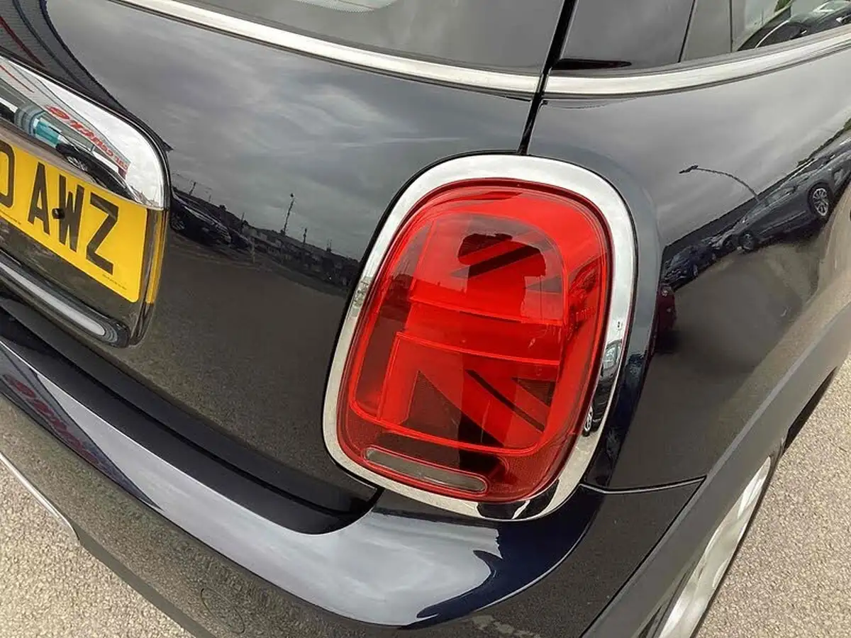 2021-mini-cooper-15-one-classic-series-ii-3d-big-27