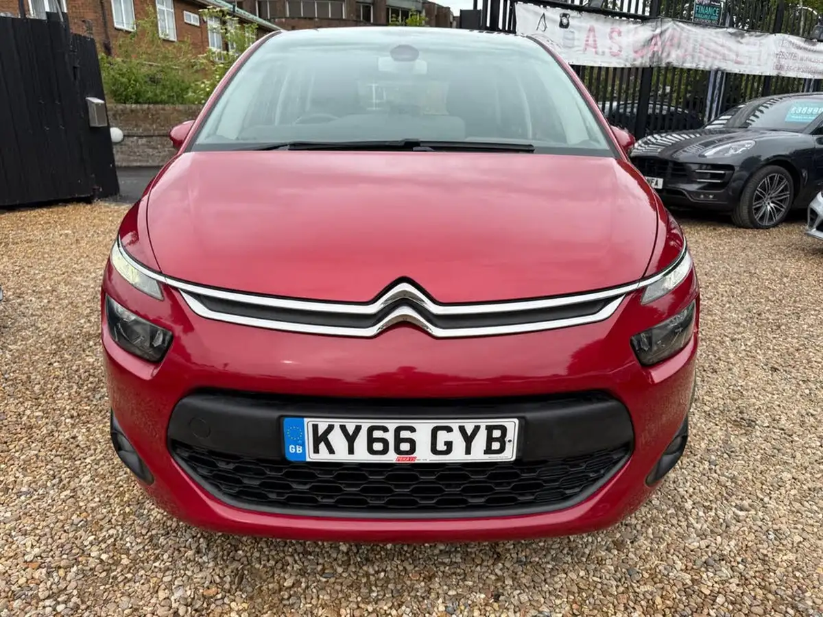 2016-citroen-c4-picasso-16bluehdi-vtr-120ps-big-1
