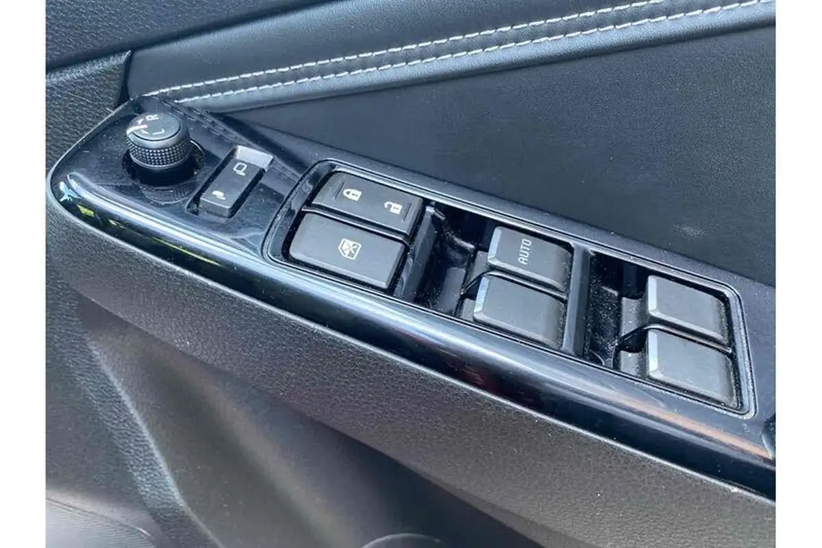 2021-isuzu-d-max-19td-v-cross-auto-big-11