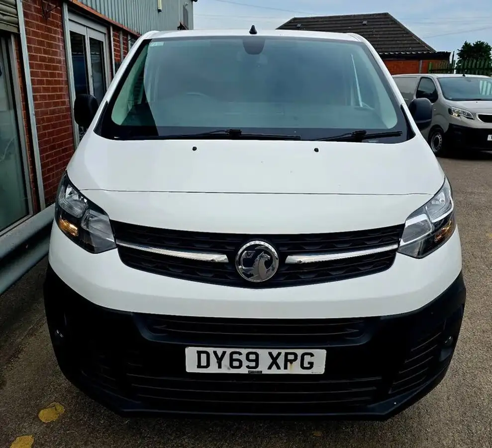 2019-vauxhall-vivaro-15td-2900-l2h1-dynamic-big-9