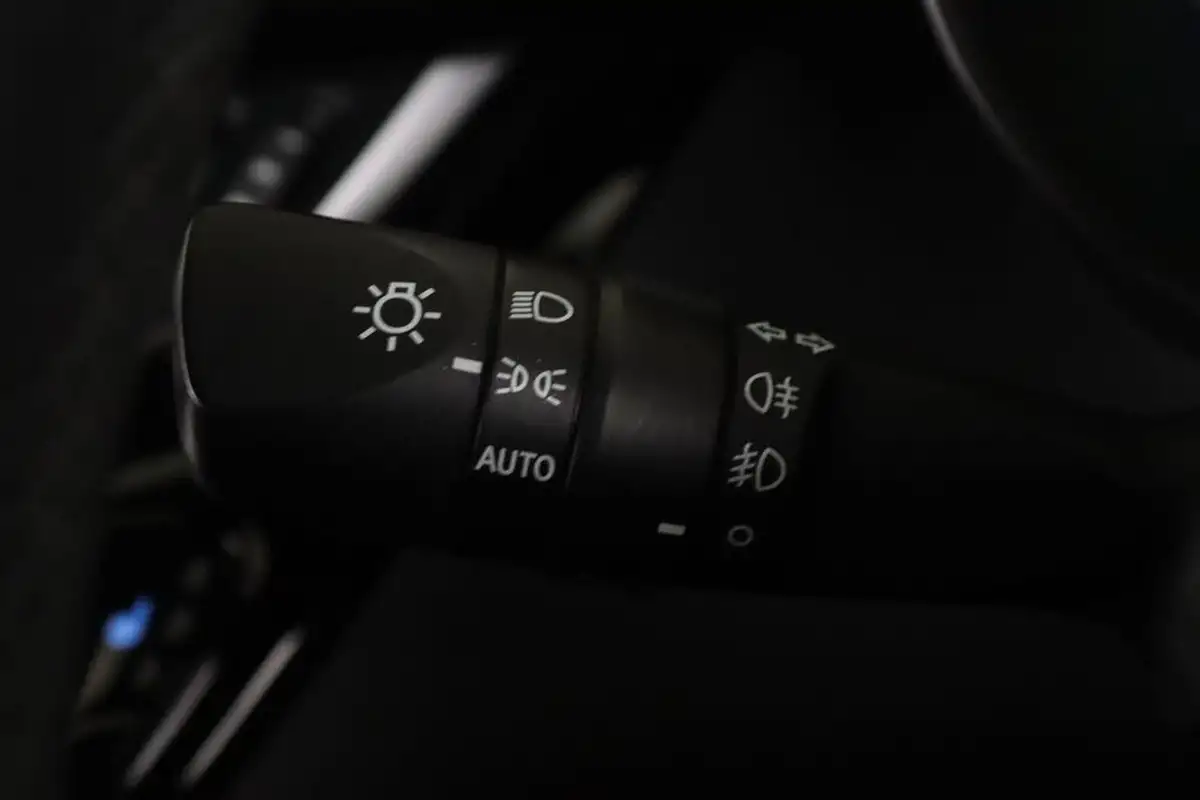 2019-toyota-c-hr-18-vvt-i-excel-big-17