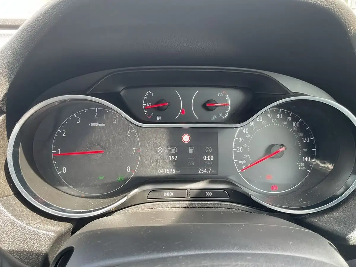 2019-vauxhall-grandland-x-12-sri-nav-big-20
