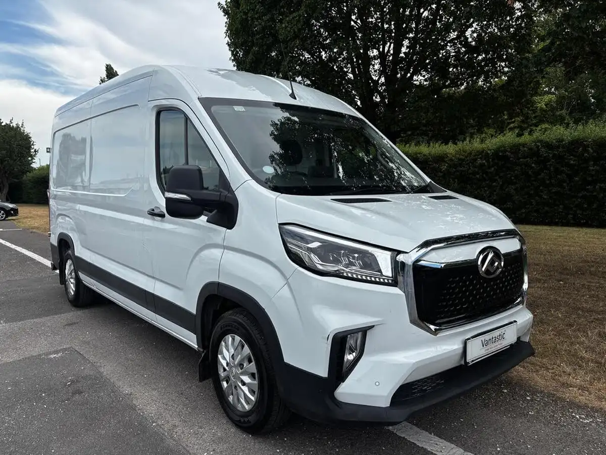 2022-maxus-e-deliver-9-e-lh-515kwh-big-19