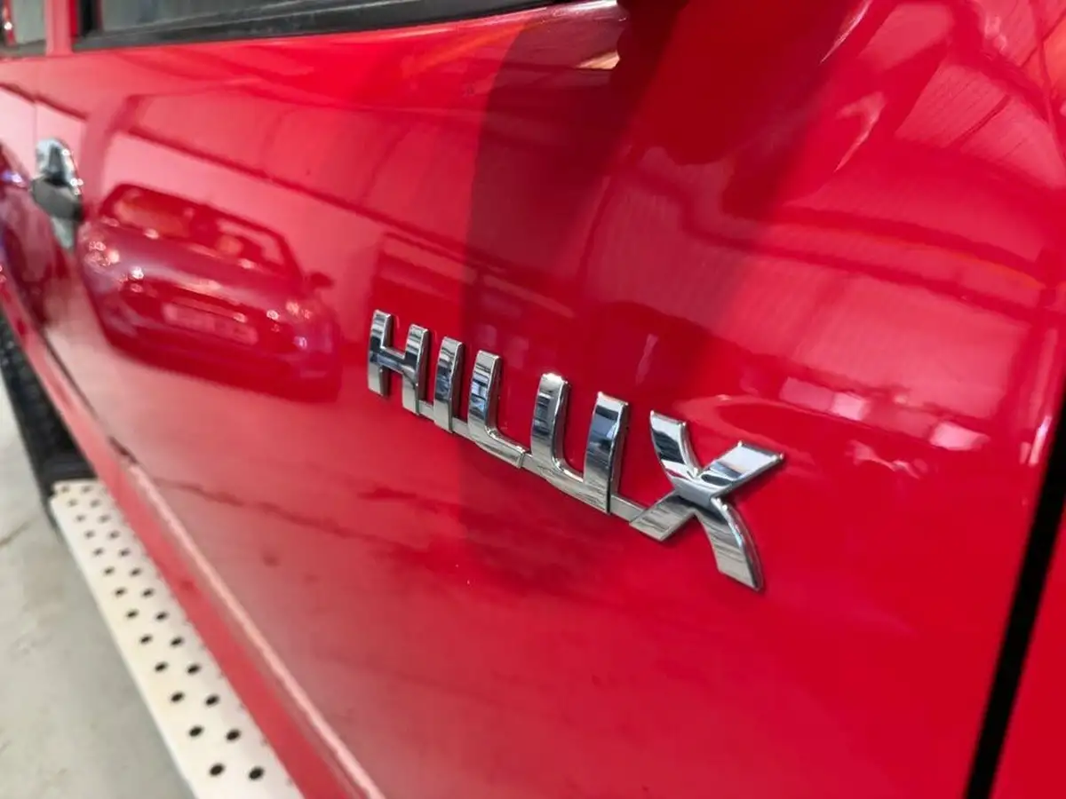2015-toyota-hi-lux-25td-active-vsc-double-cab-pickup-big-25