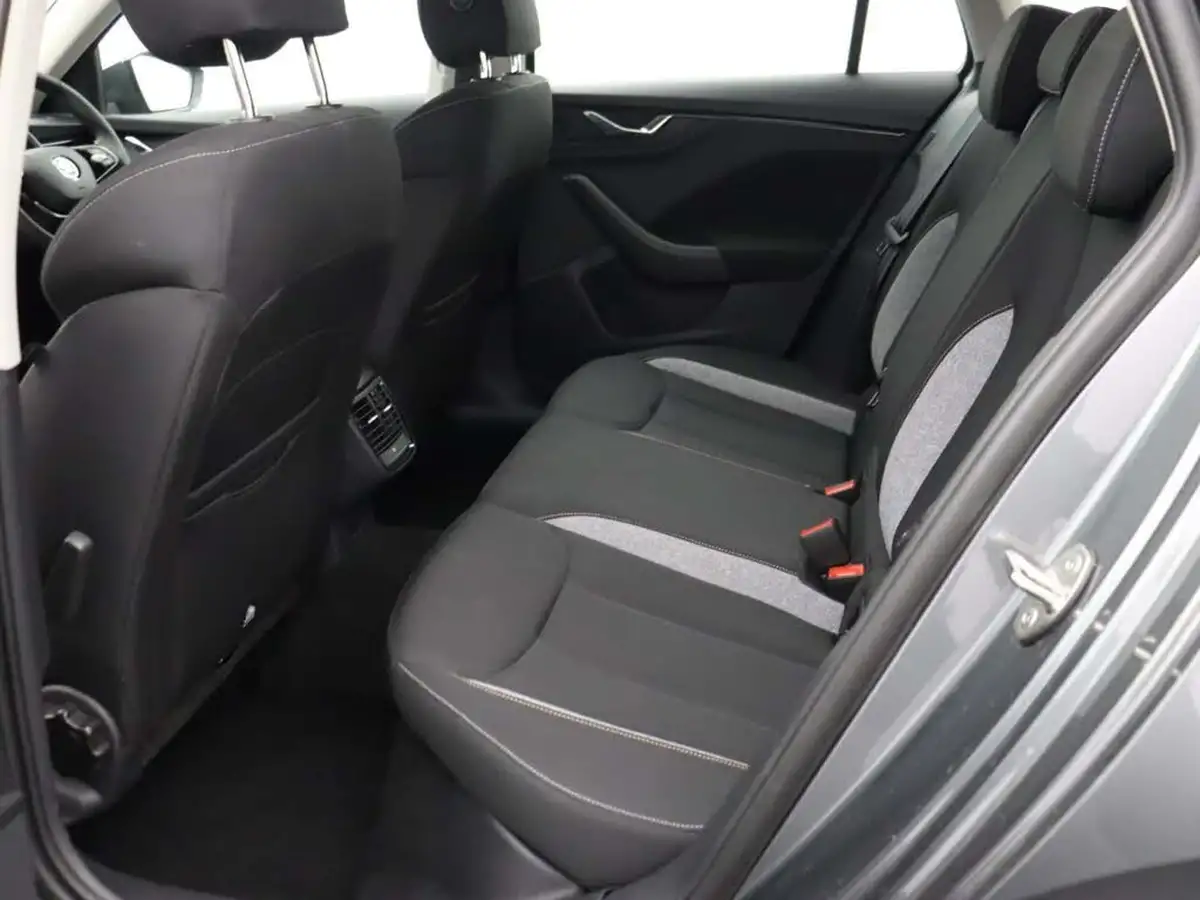2024-skoda-kamiq-10-tsi-se-116ps-dsg-big-14