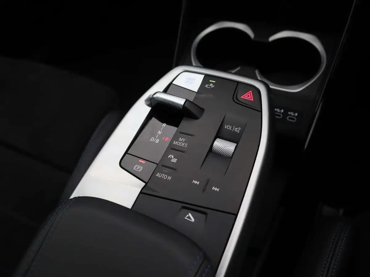 2024-bmw-ix1-e-edrive20-m-sport-big-24