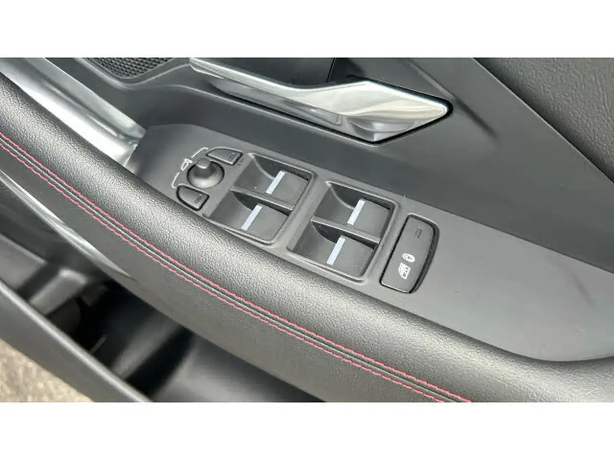 2019-jaguar-e-pace-20-i4d-chequered-flag-180ps-big-48