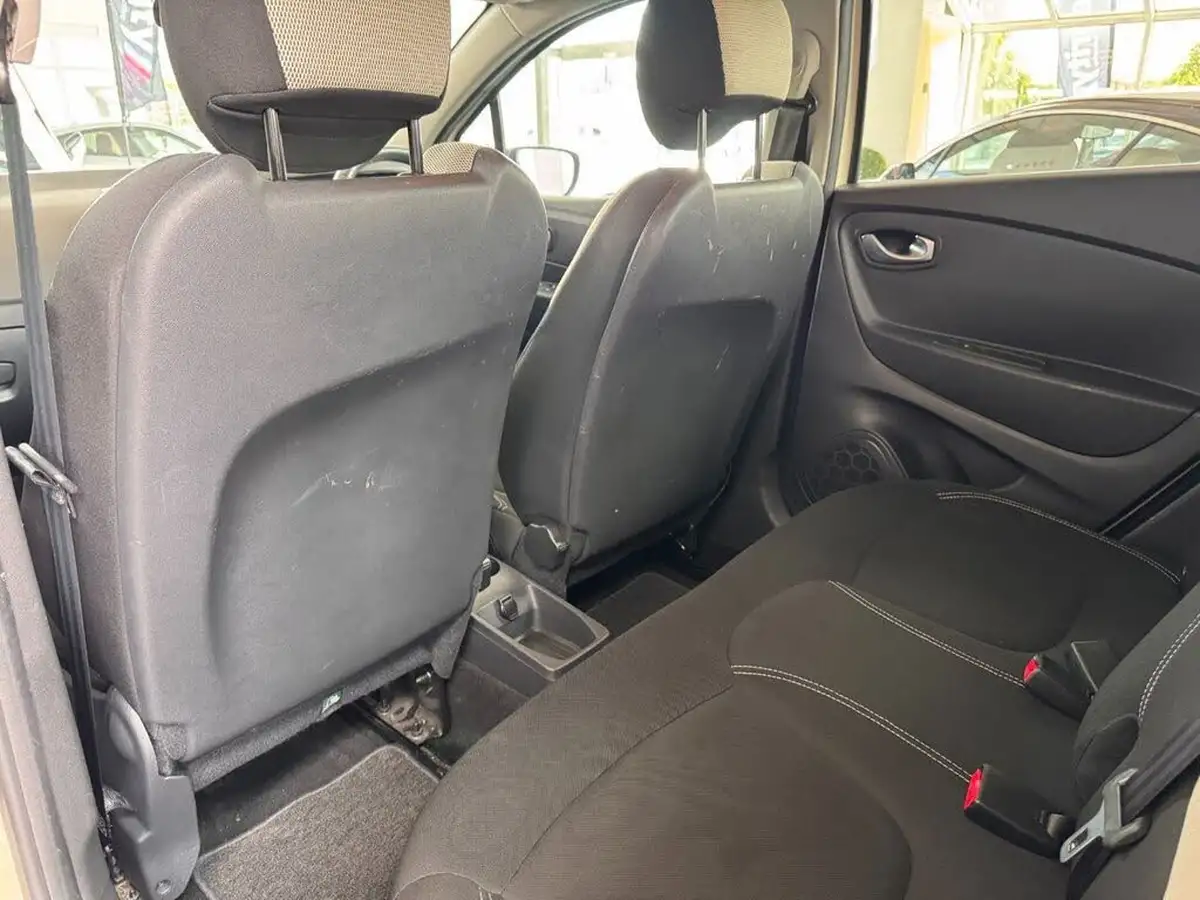 2019-renault-captur-09-tce-iconic-big-22