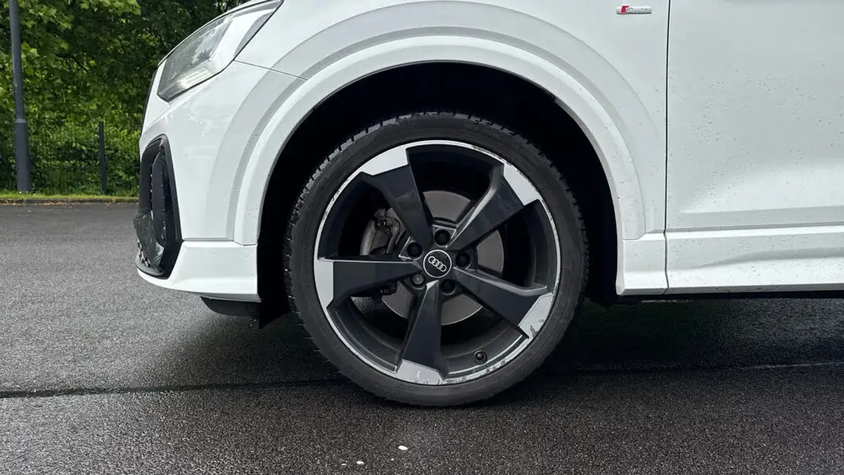 2022-audi-q2-15-35-tfsi-black-edition-big-16