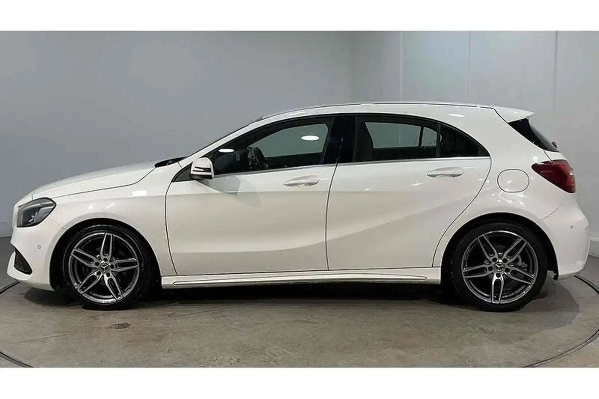 2018-mercedes-benz-a-class-16-a180-amg-line-premiumss-big-6