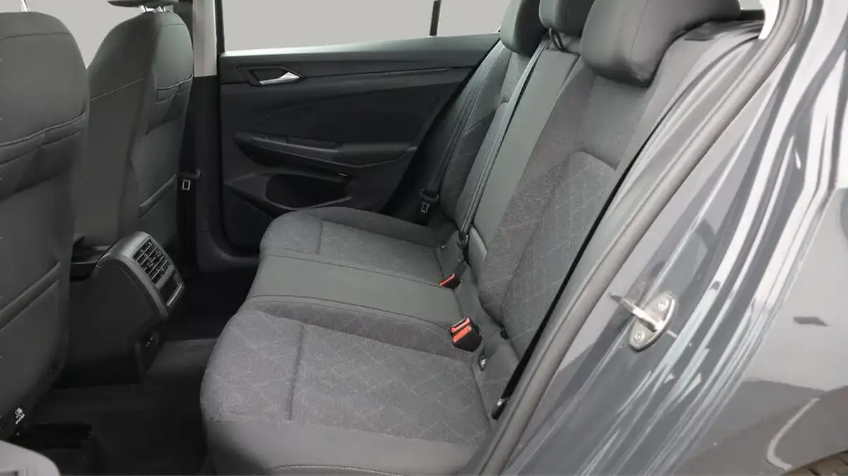2022-volkswagen-golf-20tdi-life-hatchback-big-16