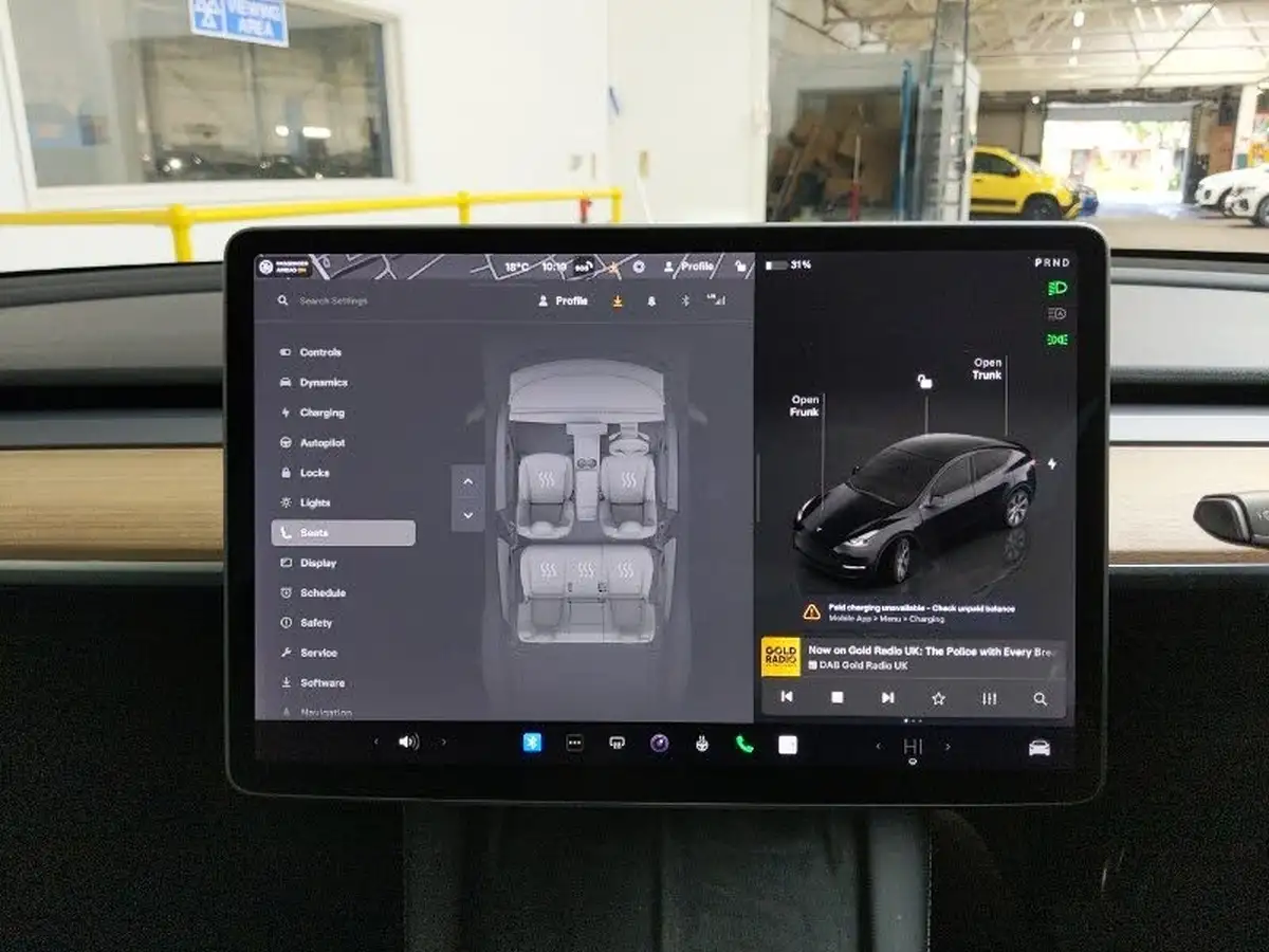 2022-tesla-model-y-e-long-range-big-16