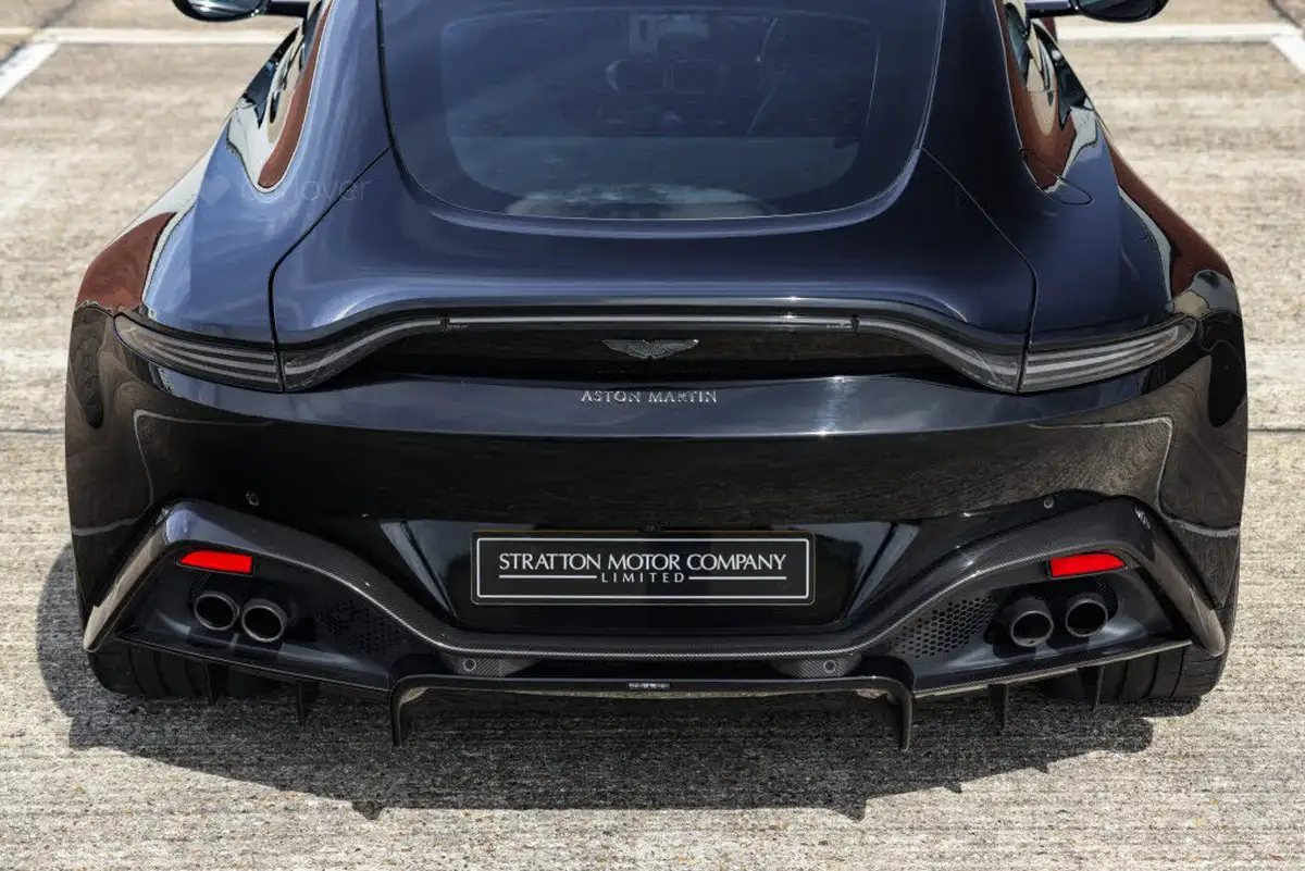 2021-aston-martin-vantage-40-v8-vantage-coupe-big-14