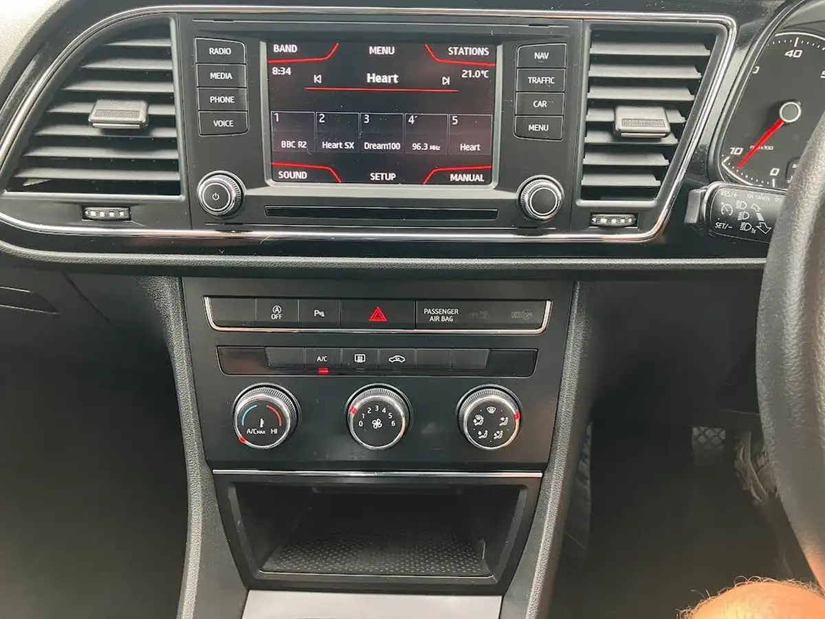 2014-seat-leon-16tdi-se-tech-pack-105ps-ss-hatchback-5d-dsg-big-20