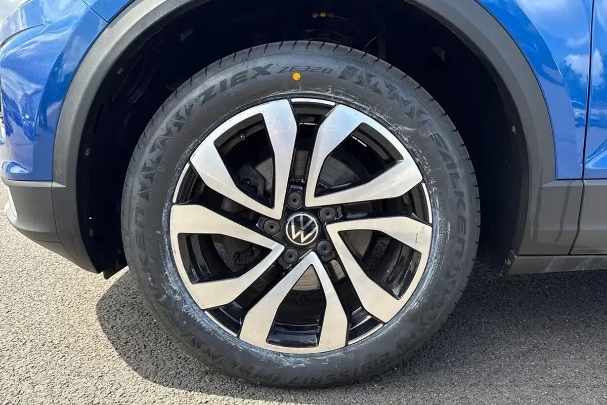 2021-volkswagen-t-roc-15-tsi-active-hatchback-5d-dsg-big-11