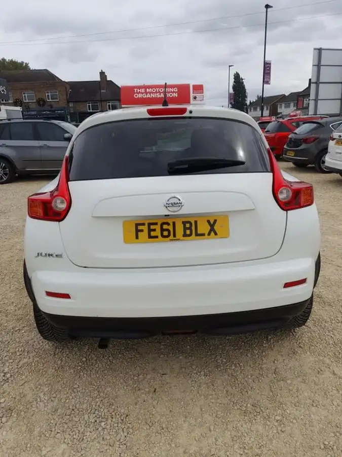 2011-nissan-juke-16-acenta-premium-16v-1598cc-big-4
