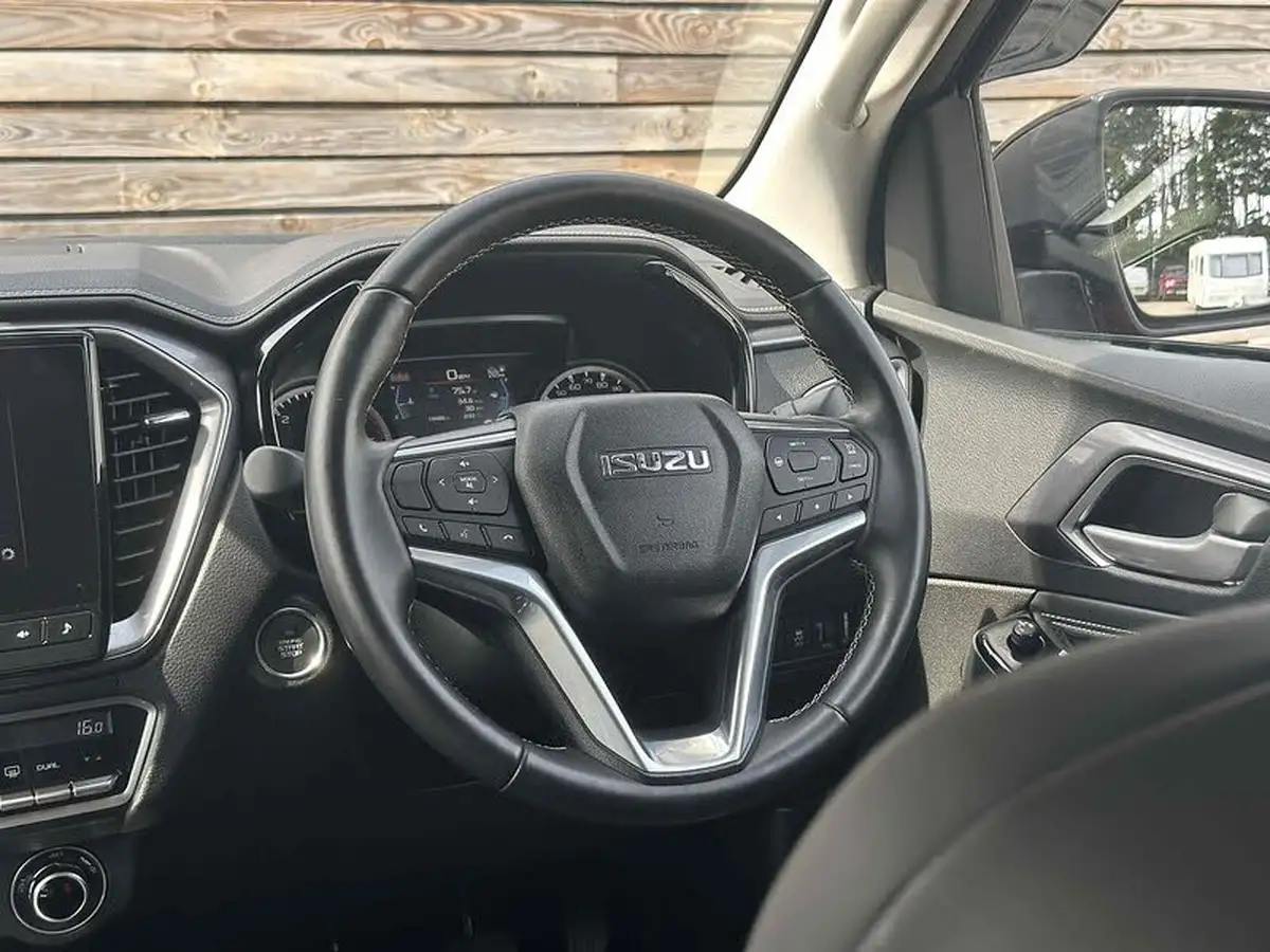 2023-isuzu-d-max-19td-dl40-big-30