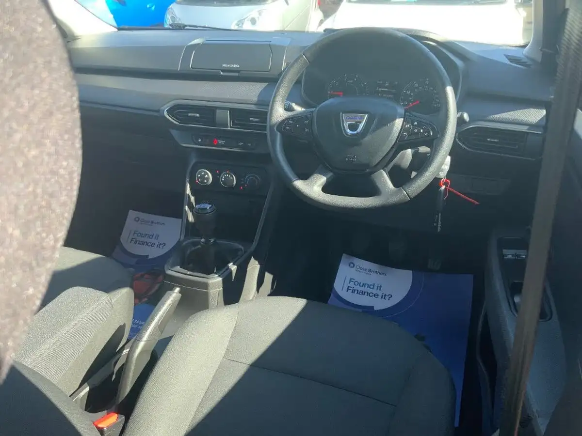 2021-dacia-sandero-10-tce-essential-90bhp-big-8