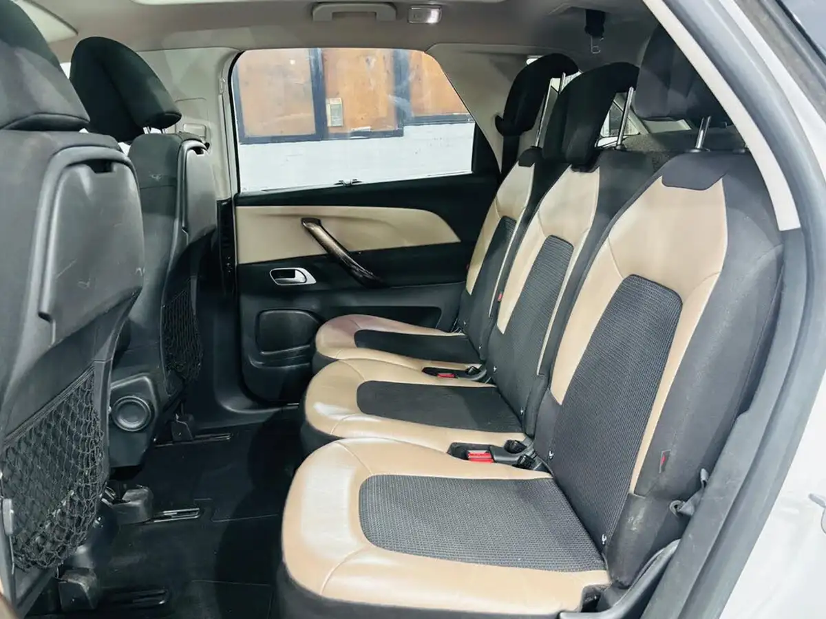 2014-citroen-c4-picasso-16e-hdi-exclusive-airdream-etg6-big-15