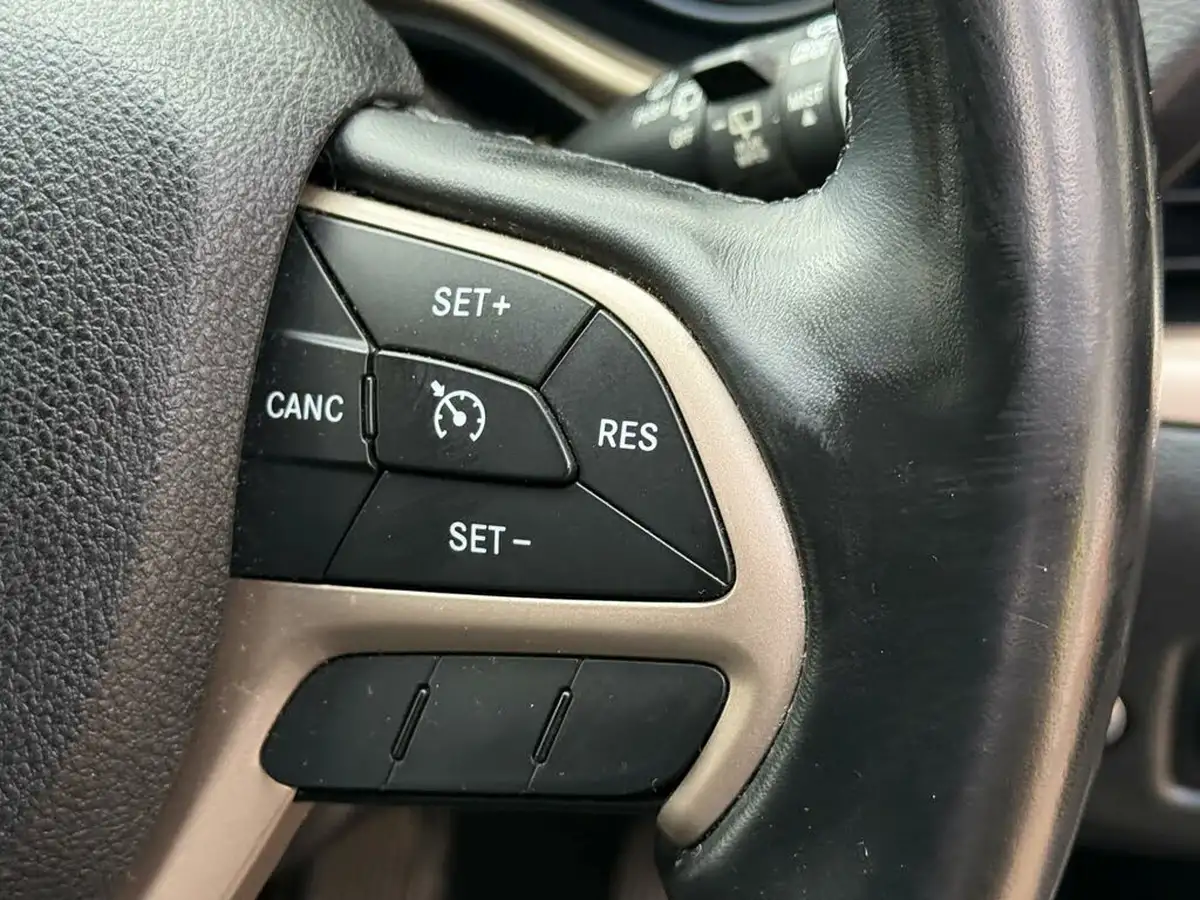 2015-jeep-cherokee-20multijet-ii-limited-4wd-big-38