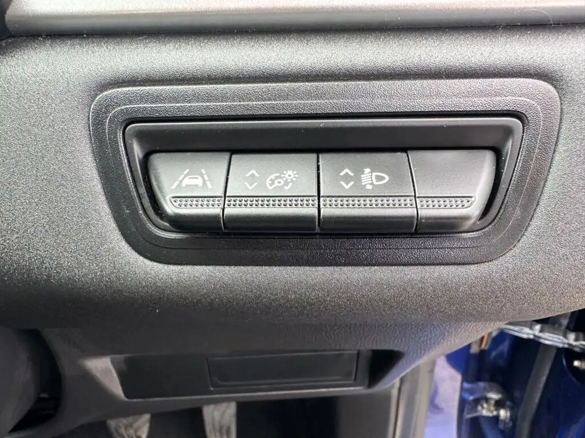 2020-renault-captur-15dci-iconic-95bhp-big-26