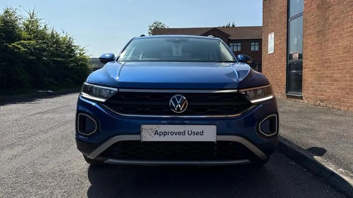 2022-volkswagen-t-roc-10-tsi-life-big-8