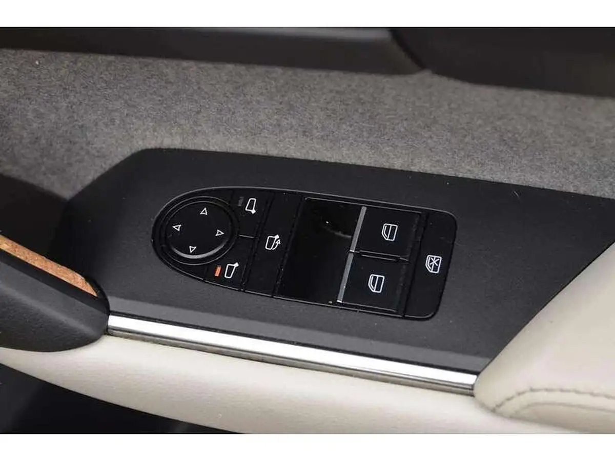 2021-mazda-mx-30-e-first-edition-big-15
