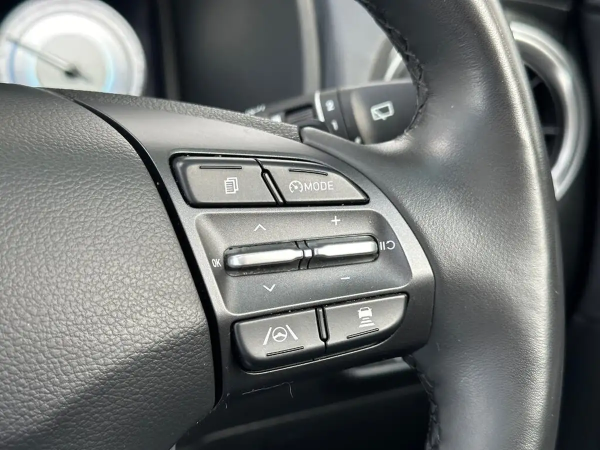 2021-hyundai-kona-e-ultimate-big-33