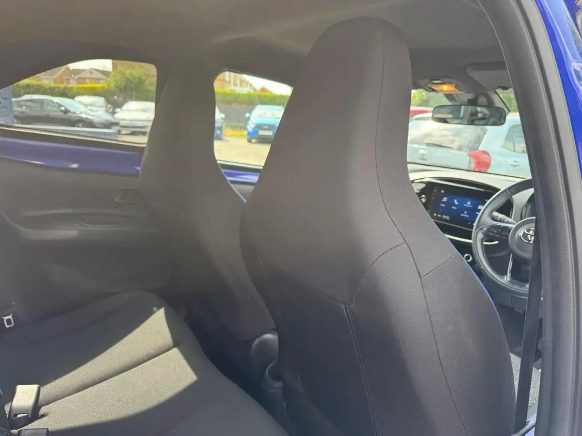 2024-toyota-aygo-x-10-vvt-i-edge-big-25