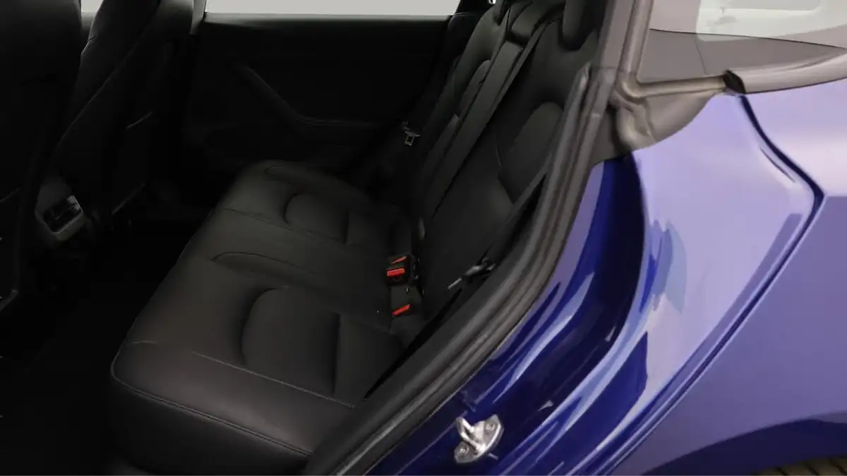 2021-tesla-model-3-e-performance-awd-big-24