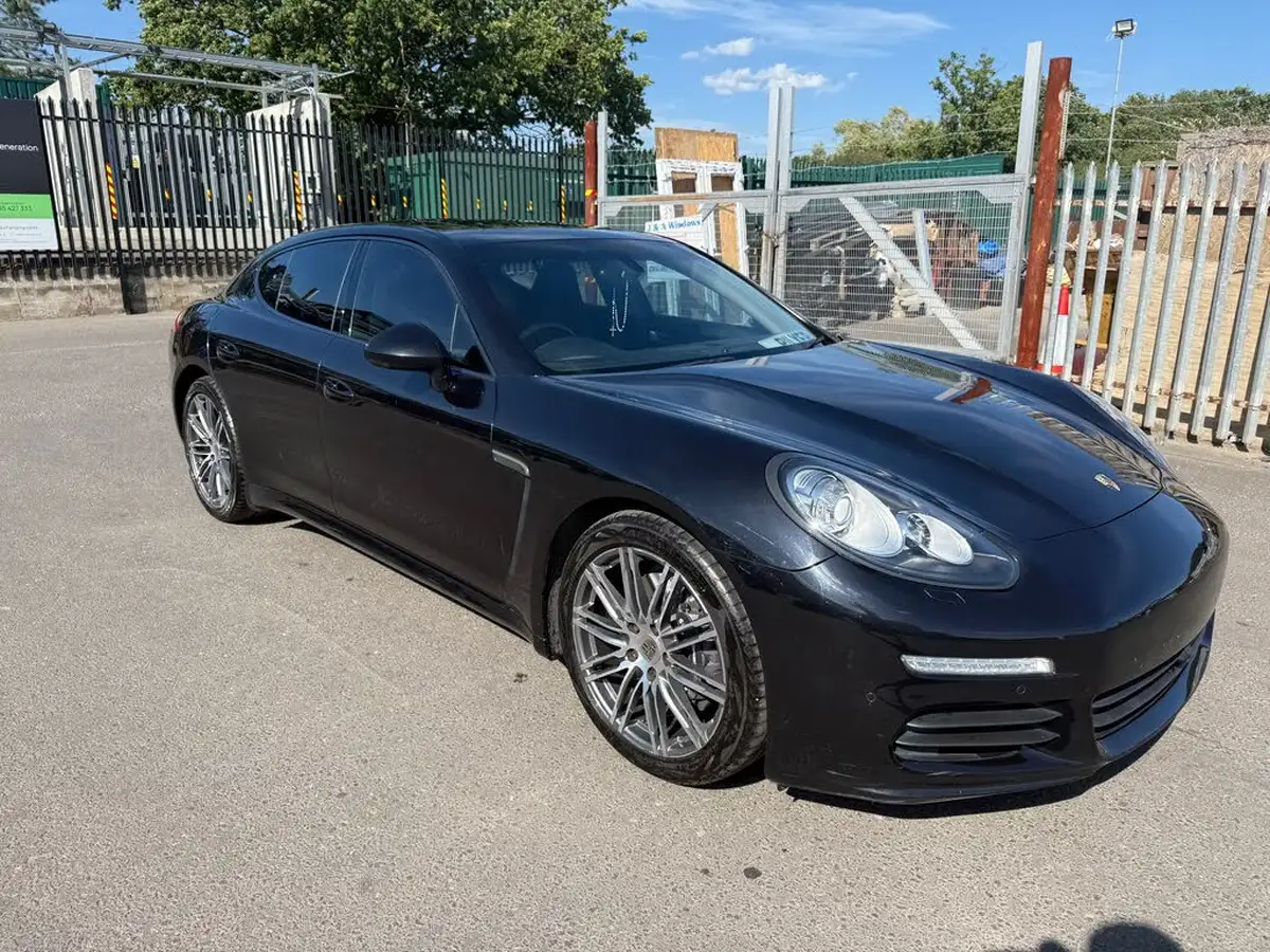 2014-porsche-panamera-30td-big-5