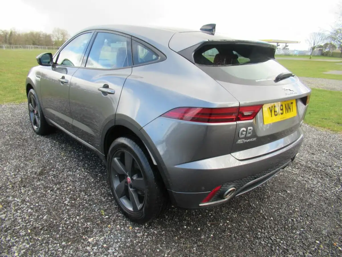 2019-jaguar-e-pace-20-i4-r-dynamic-se-249ps-big-3