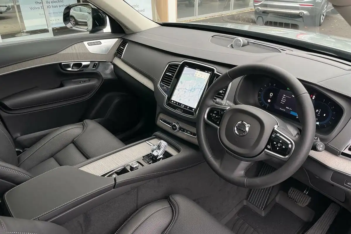 2024-volvo-xc90-20-b5-ultra-dark-big-4