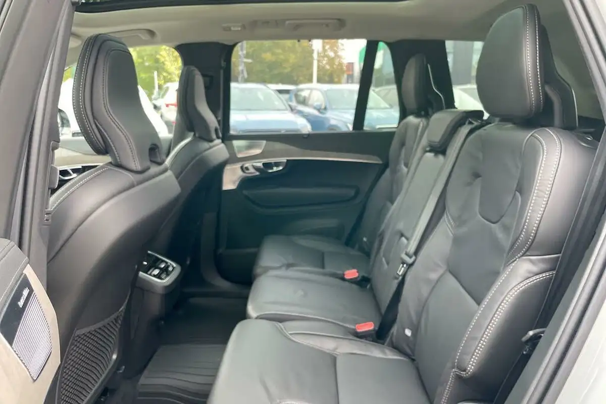 2024-volvo-xc90-20-b5-ultra-dark-big-28