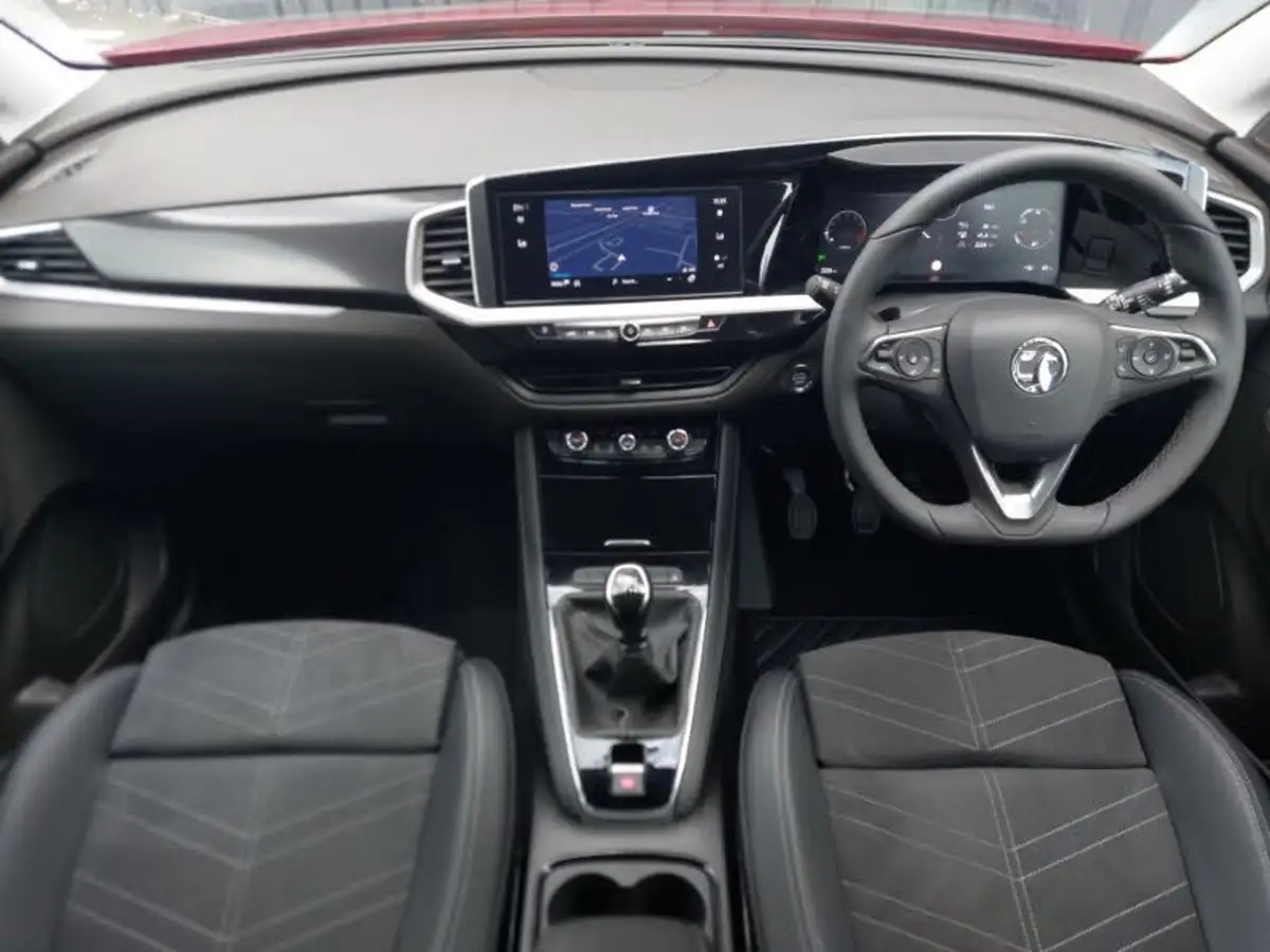 2024-vauxhall-grandland-12-ultimate-130ps-big-2