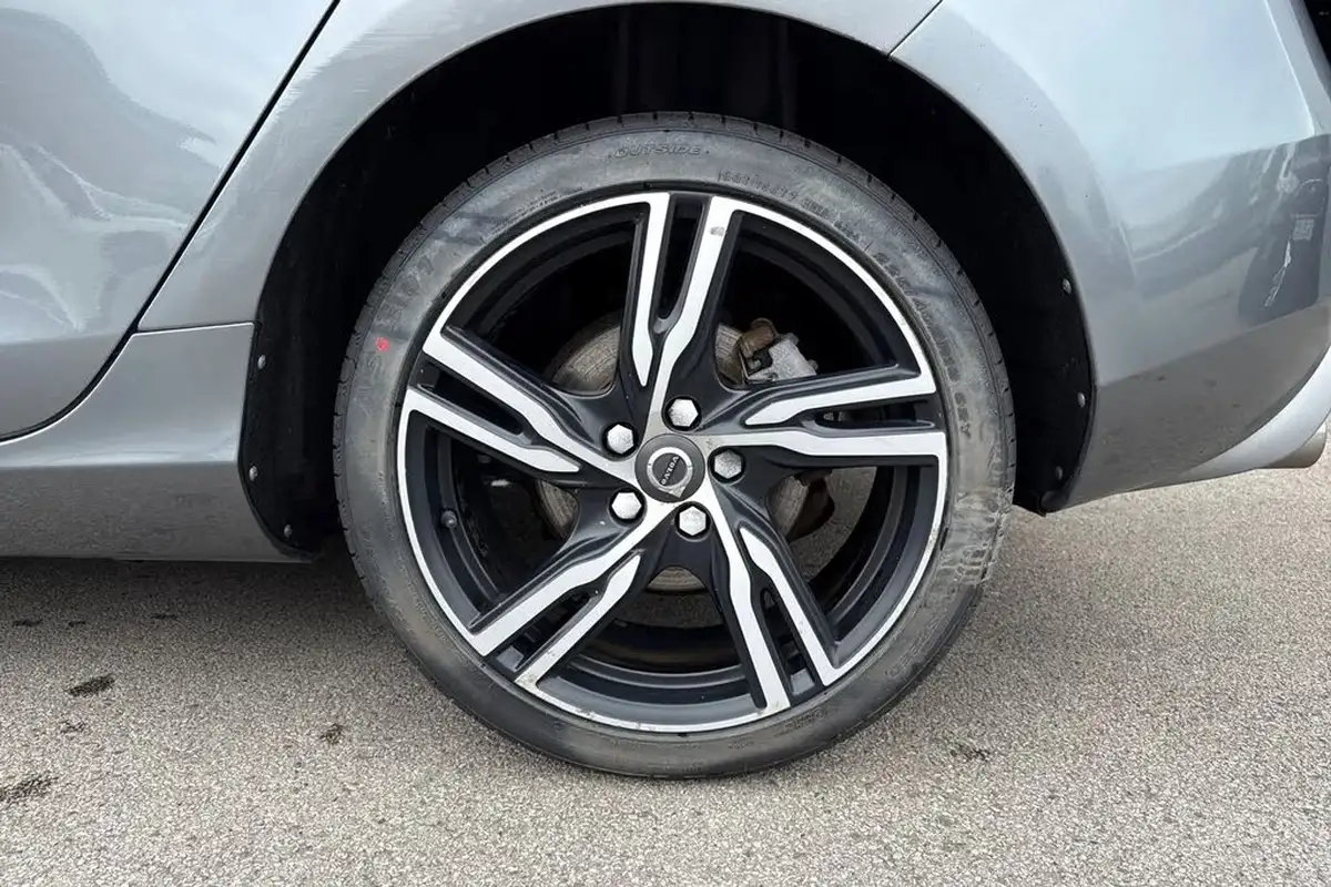 2016-volvo-v40-20td-d3-r-design-pro-geartronic-big-11
