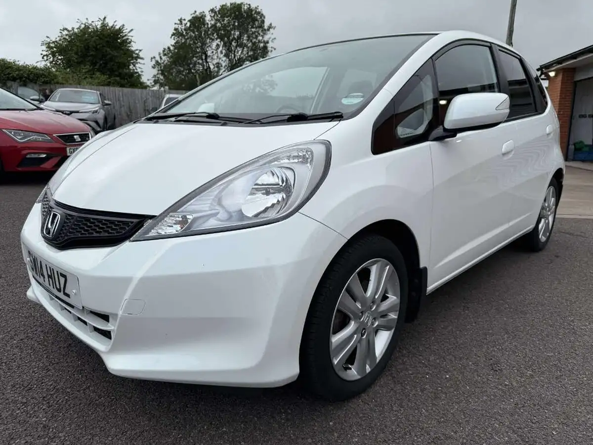 2014-honda-jazz-14-es-plus-big-7