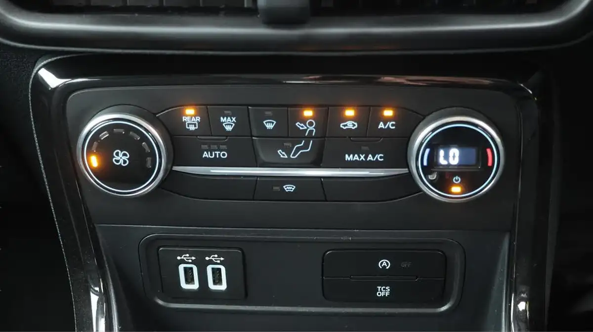 2019-ford-ecosport-10t-titanium-100ps-ss-big-12