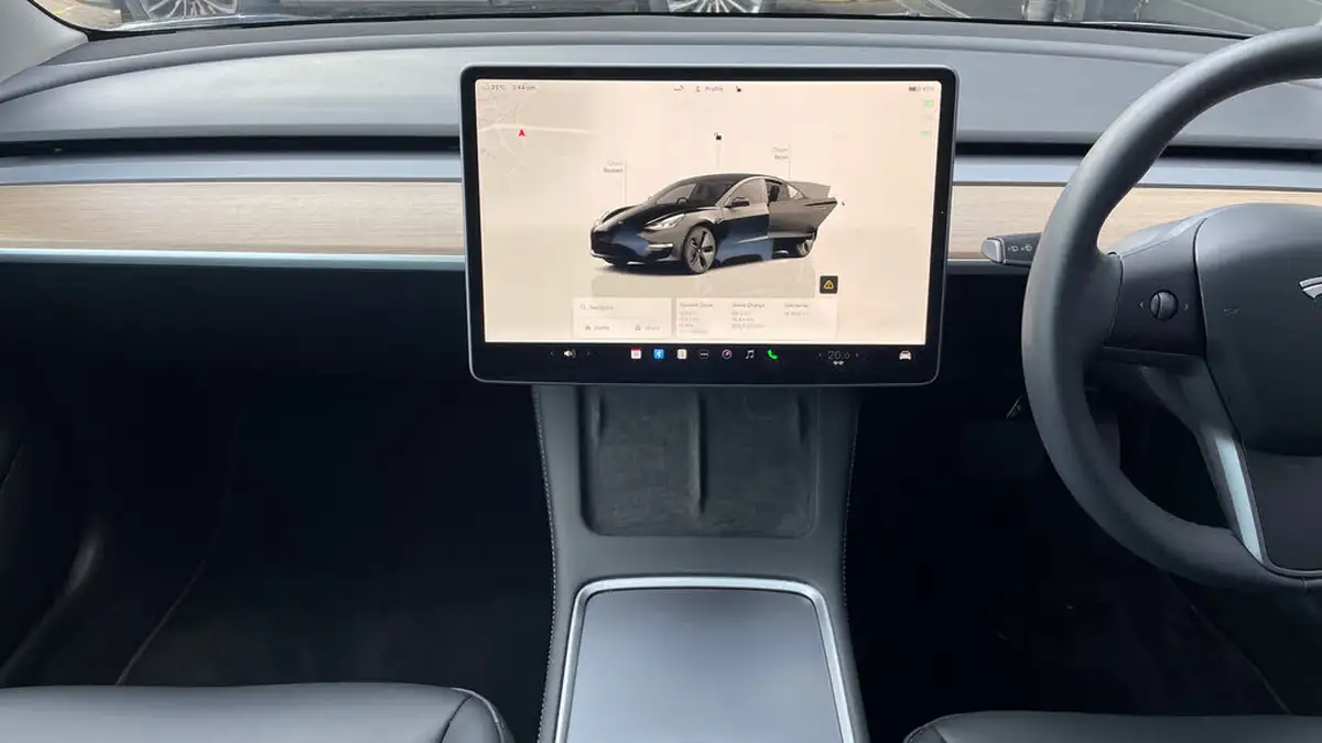 2023-tesla-model-3-e-rwd-241bhp-big-11