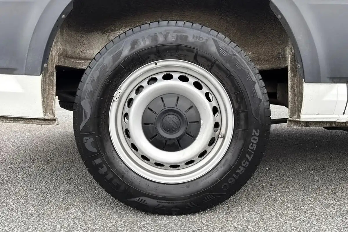 2024-volkswagen-crafter-20tdi-cr35-mwb-commerce-plus-140pseu6d-big-9