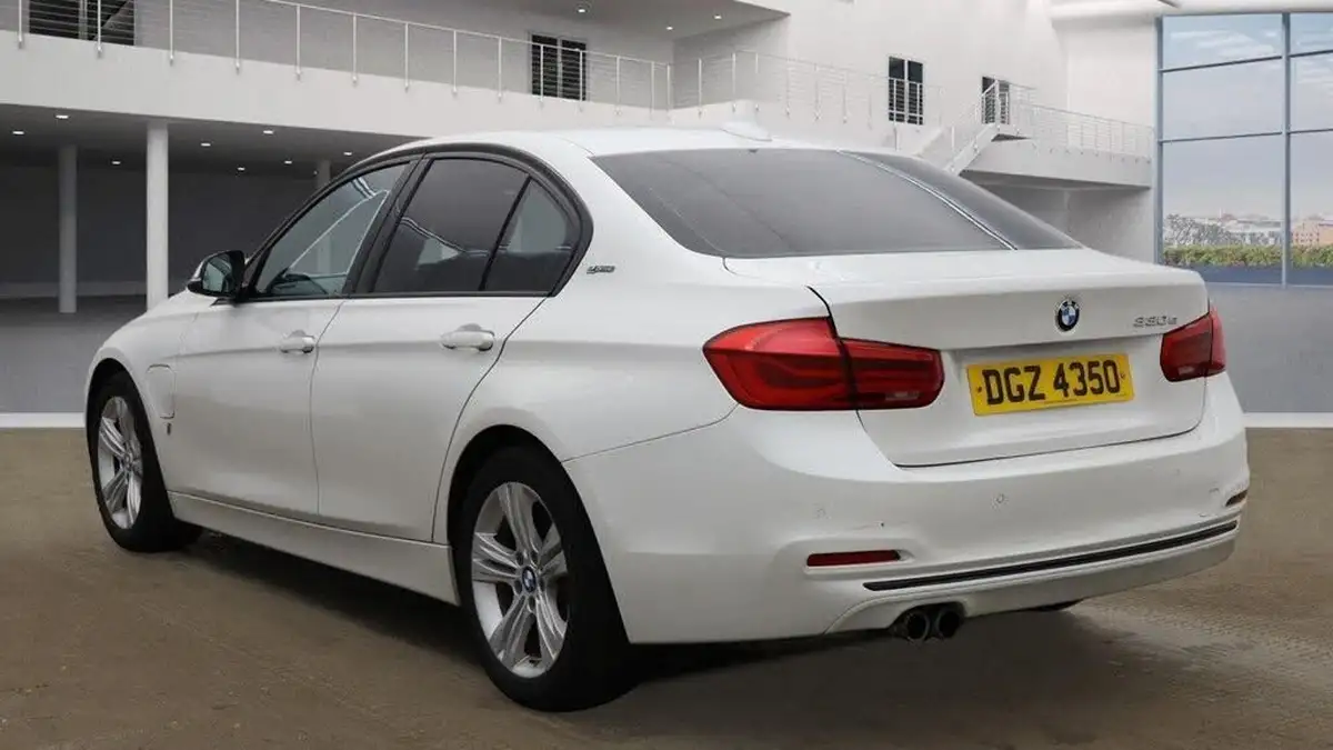 2016-bmw-3-series-20-330e-sport-268bhp-big-8
