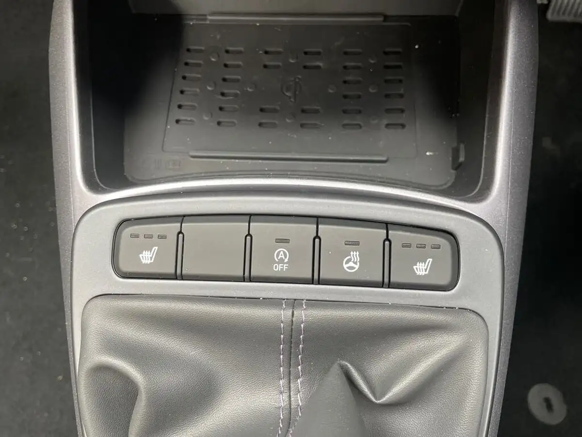 2025-hyundai-i10-12-premium-79ps-big-22