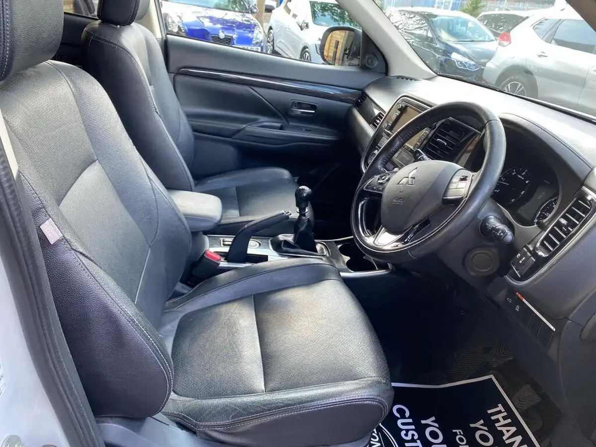 2016-mitsubishi-outlander-22di-d-4-big-11