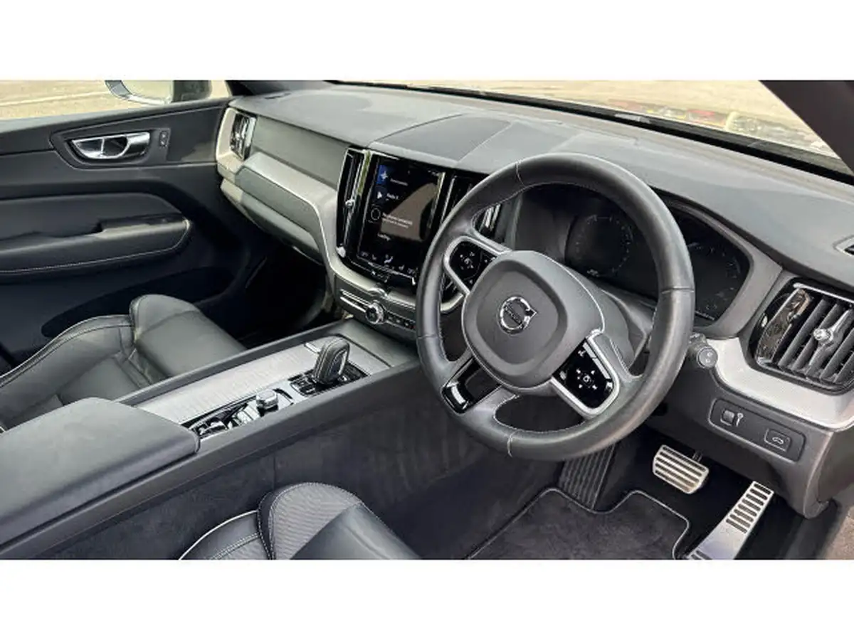 2021-volvo-xc60-20td-b4-r-design-big-4