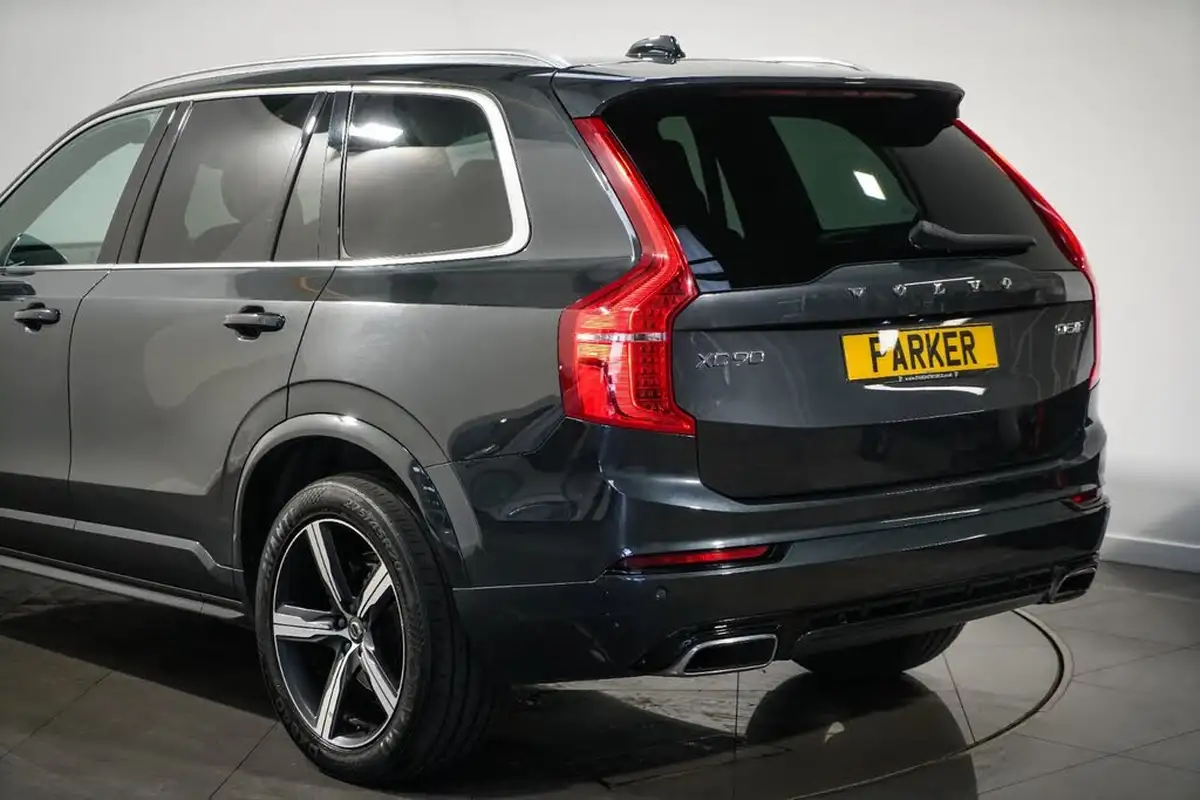 2019-volvo-xc90-20td-d5-r-design-big-8