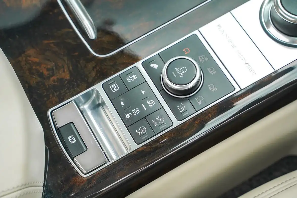 2014-land-rover-range-rover-30-sd-v6-autobiography-30-sd-ss-big-19