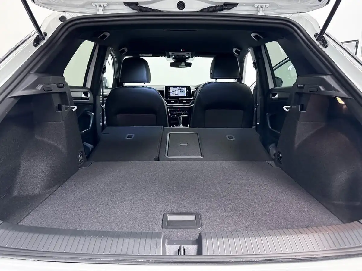 2024-volkswagen-t-roc-15-tsi-r-line-hatchback-5d-dsg-big-12