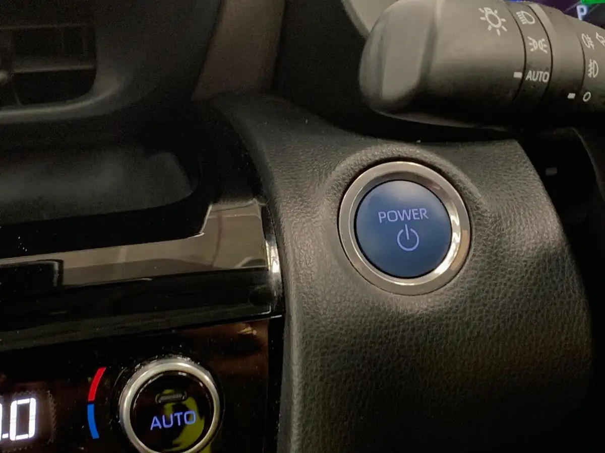 2022-toyota-yaris-cross-15-vvt-i-excel-awd-i-big-24