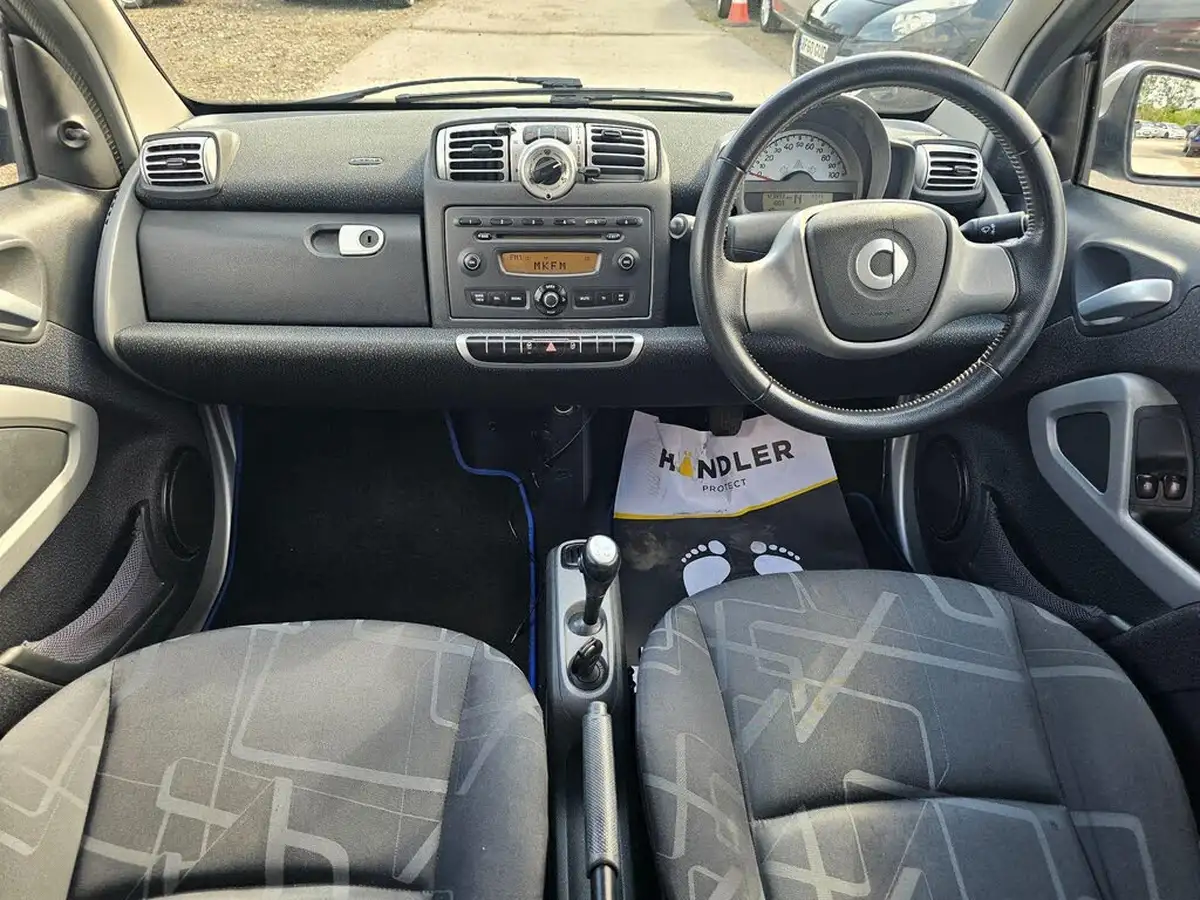 2009-smart-fortwo-08td-passion-08cdi-45bhp-coupe-big-2