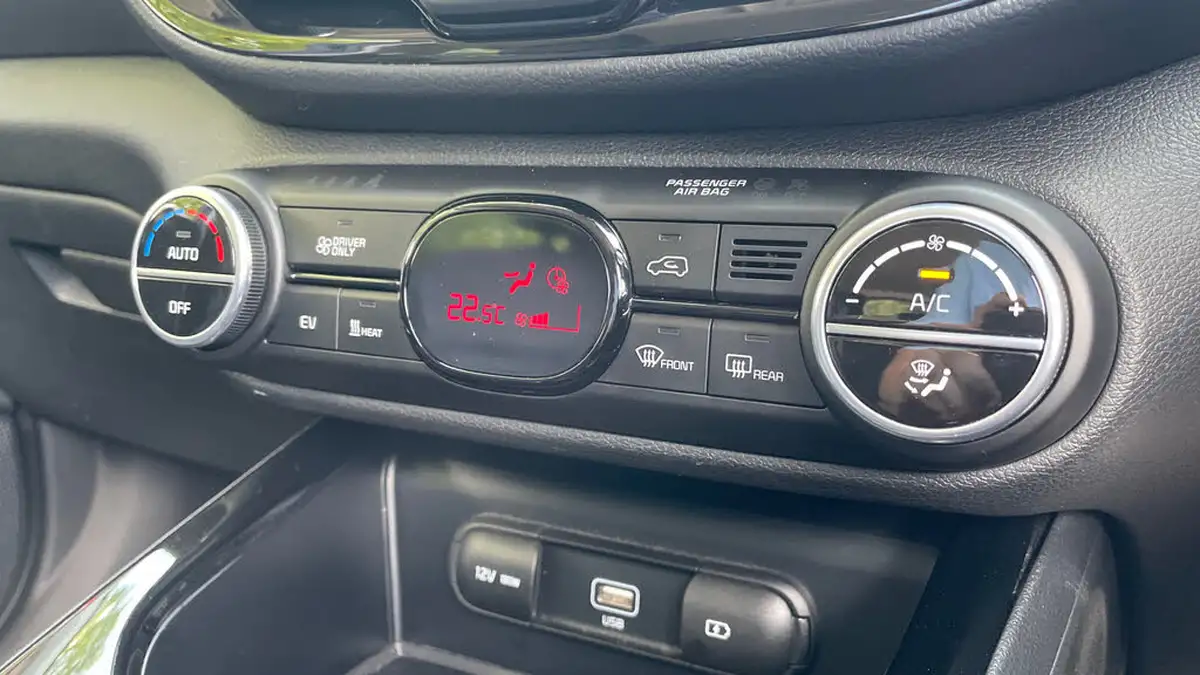 2022-kia-soul-ev-maxx-big-26